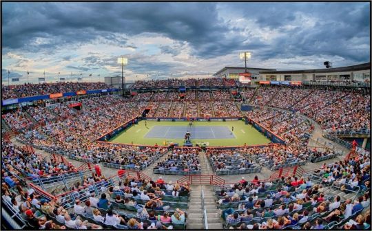 Plus de touristes, plus de richesse : un appel au gouvernement du Canada